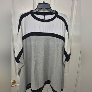 Women’s Capote  Gray and White Tunic S/M OVERSIZED